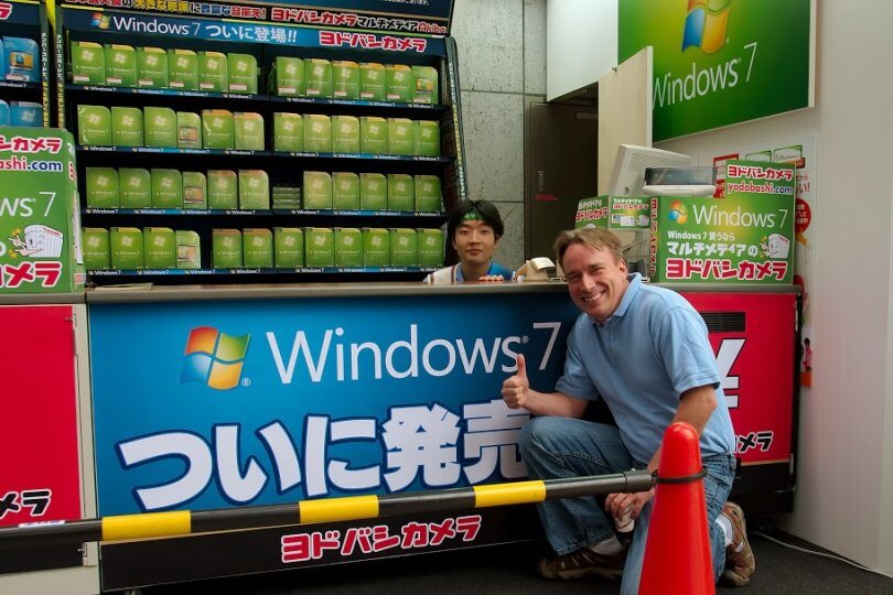 Linux Torvalds at Windows 7 booth!